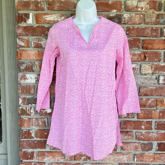 Lilly Pulitzer Tops - Lilly Pulizer pink lightweight shirt size XL